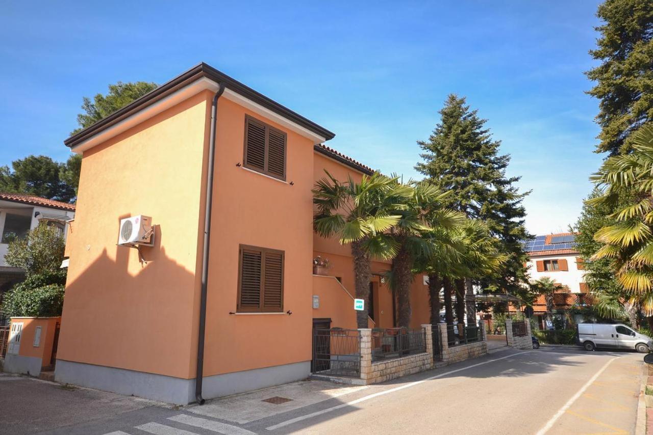 Lili Apartment Novigrad  Bagian luar foto