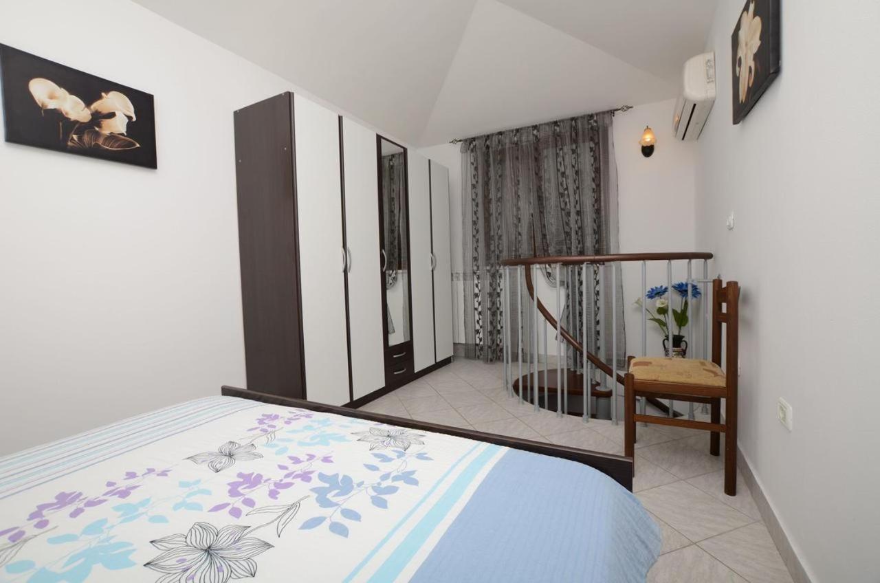 Lili Apartment Novigrad  Bagian luar foto
