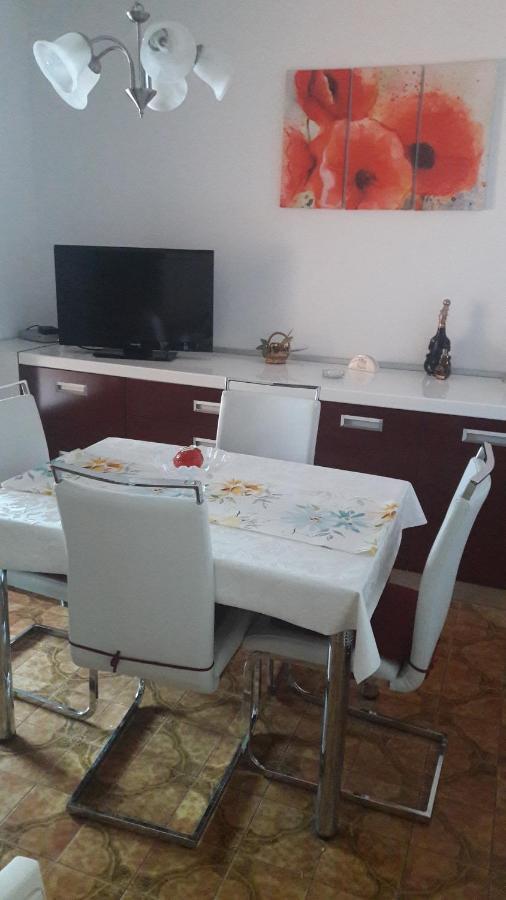 Lili Apartment Novigrad  Bagian luar foto