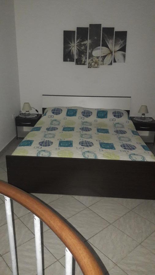 Lili Apartment Novigrad  Bagian luar foto